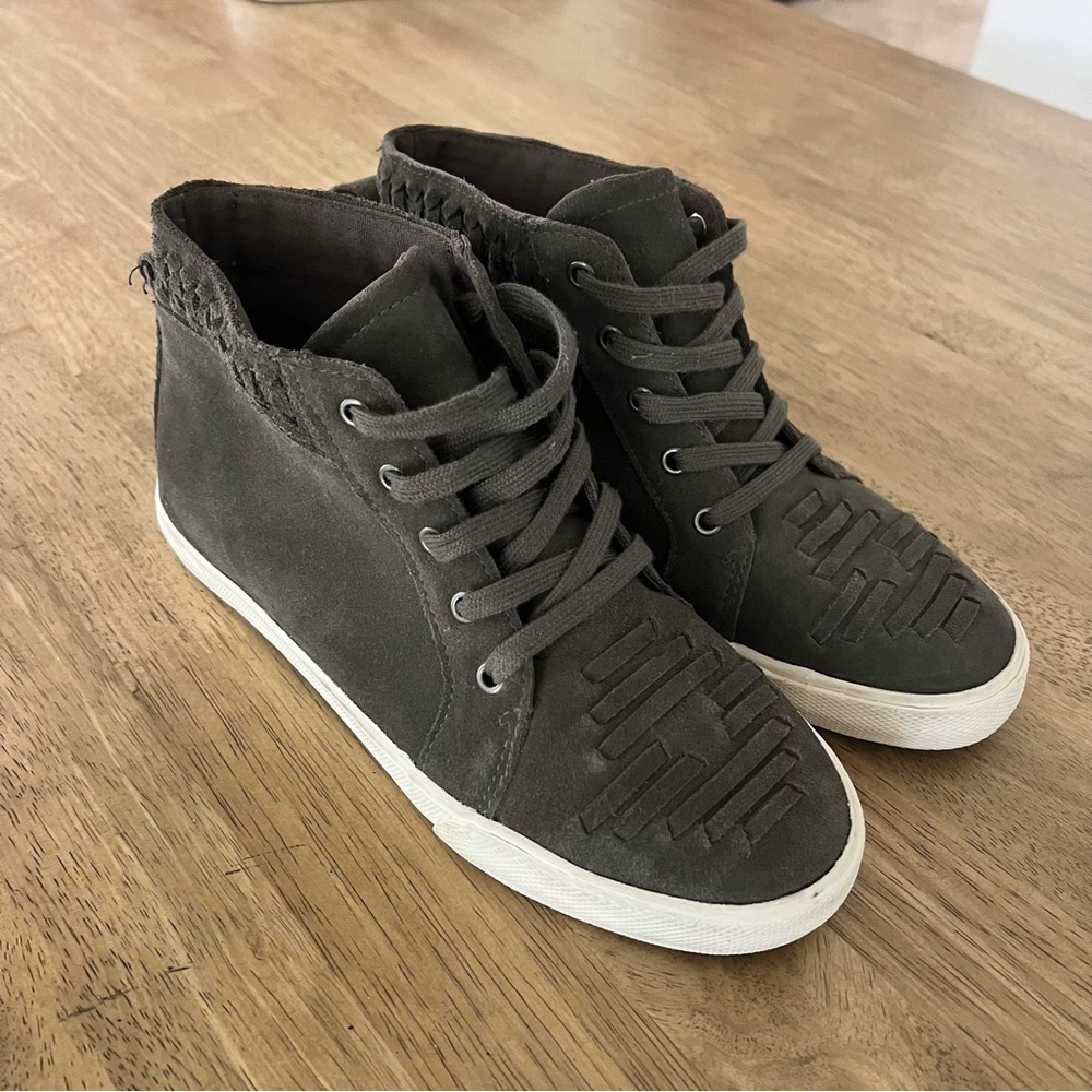 American Eagle Suede Mid Top Sneakers